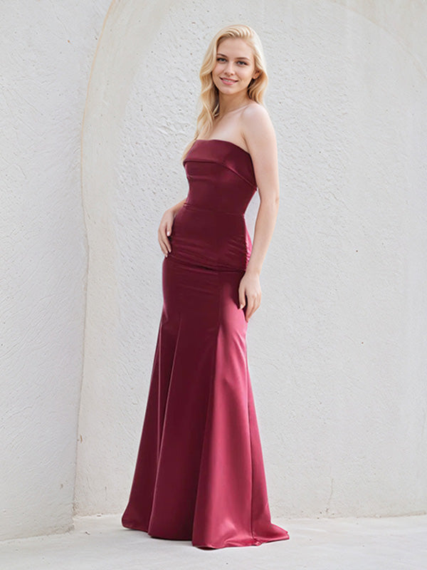 Vestido de dama de honor rojo satinado trompeta/mermaid sin hombros sin mangas largo hasta el suelo