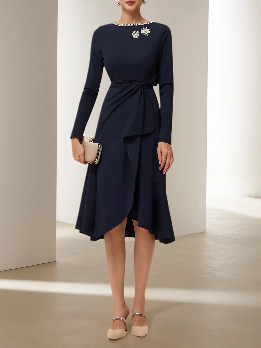 Abito midi blu navy a linea A con strass