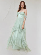 Vestido largo sin mangas de tul verde salvia en línea A con escote off-shoulder y volantes
