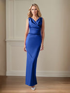 Robe longue mère de la mariée en satin saphir, fourreau/colonne, col en V