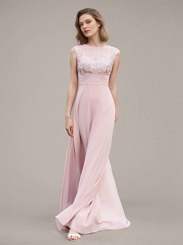 Vestidos de madrinha em chiffon com saia evasê, decote redondo, sem mangas, comprimento até o chão e aplicações