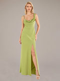 Vestidos longos tubinho/coluna verdes, assimétricos, sem mangas, de cetim
