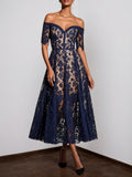 Purpurblaues Spitzenkleid schulterfrei mit Kurzarm A-Linie Midikleid