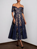 Purpurblaues Spitzenkleid schulterfrei mit Kurzarm A-Linie Midikleid