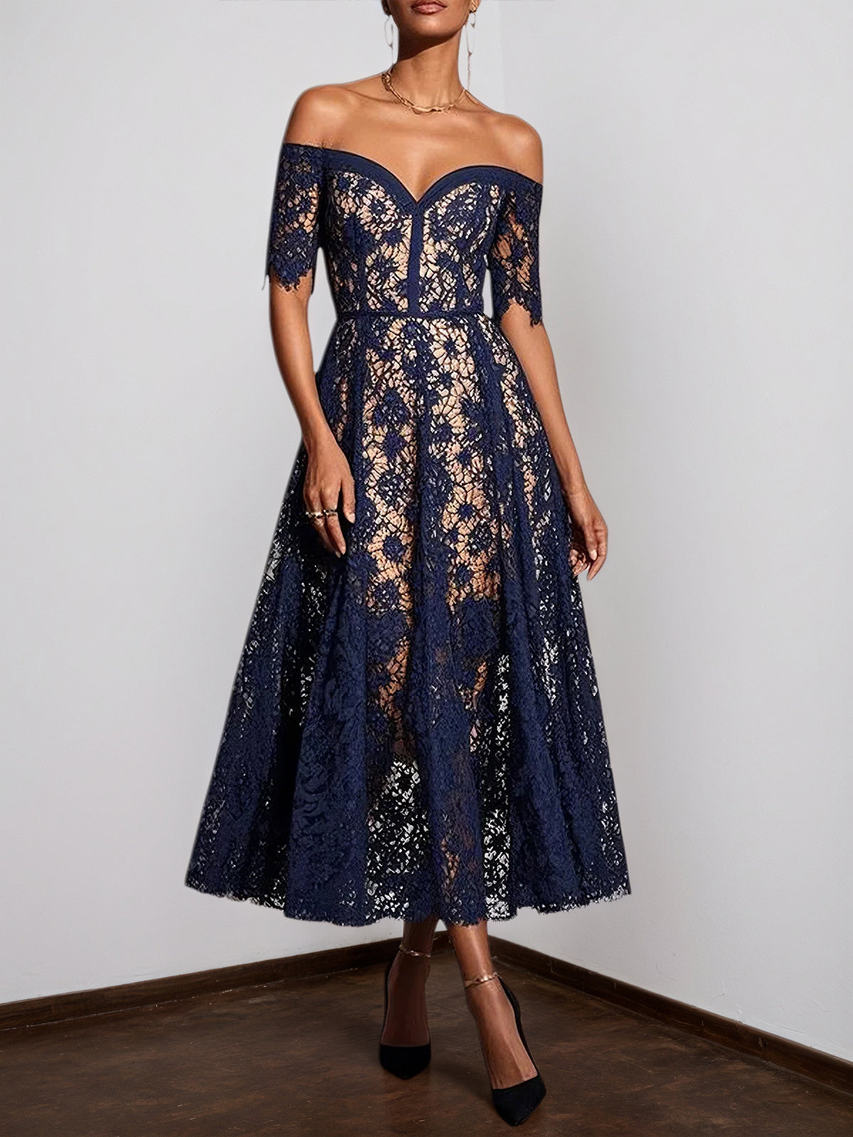 Purpurblaues Spitzenkleid schulterfrei mit Kurzarm A-Linie Midikleid