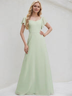 Vestido de dama de honor largo de gasa celadón, línea A, escote en V, mangas cortas y con volantes