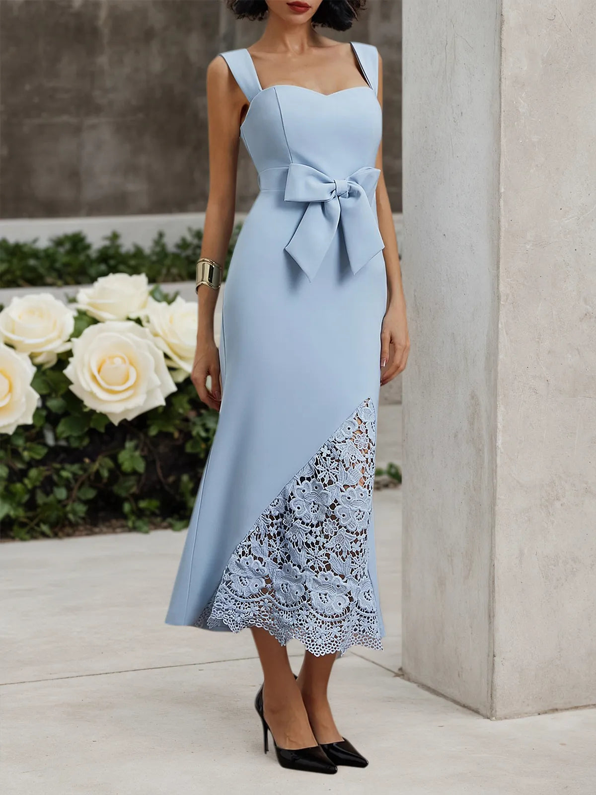 Hellblaues Meerjungfrauen-Midikleid mit Schleife, Spitzen-Sweetheart-Ausschnitt und ärmellos
