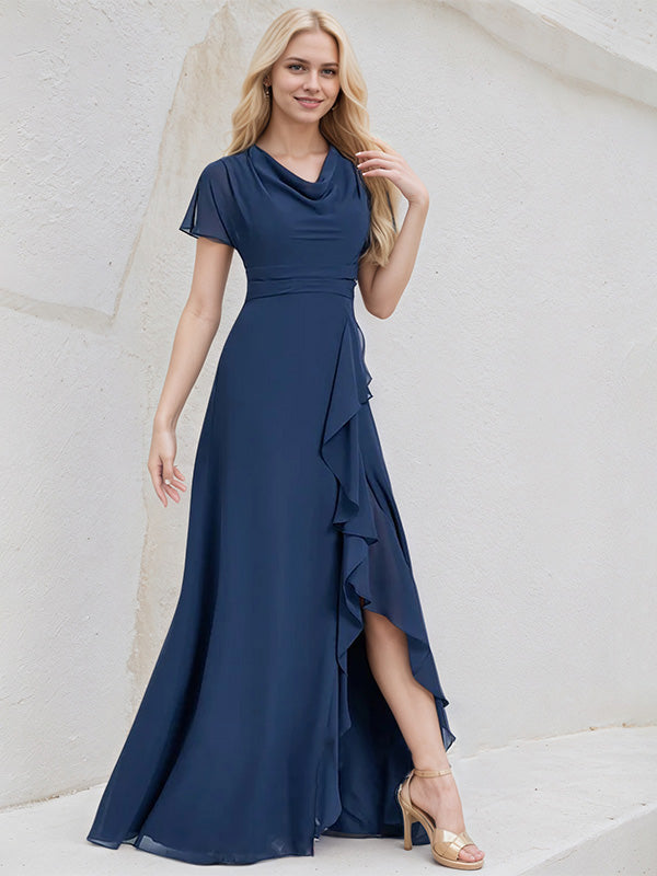 Abito da damigella blu navy in chiffon a-line con scollo a V asimmetrico e volant