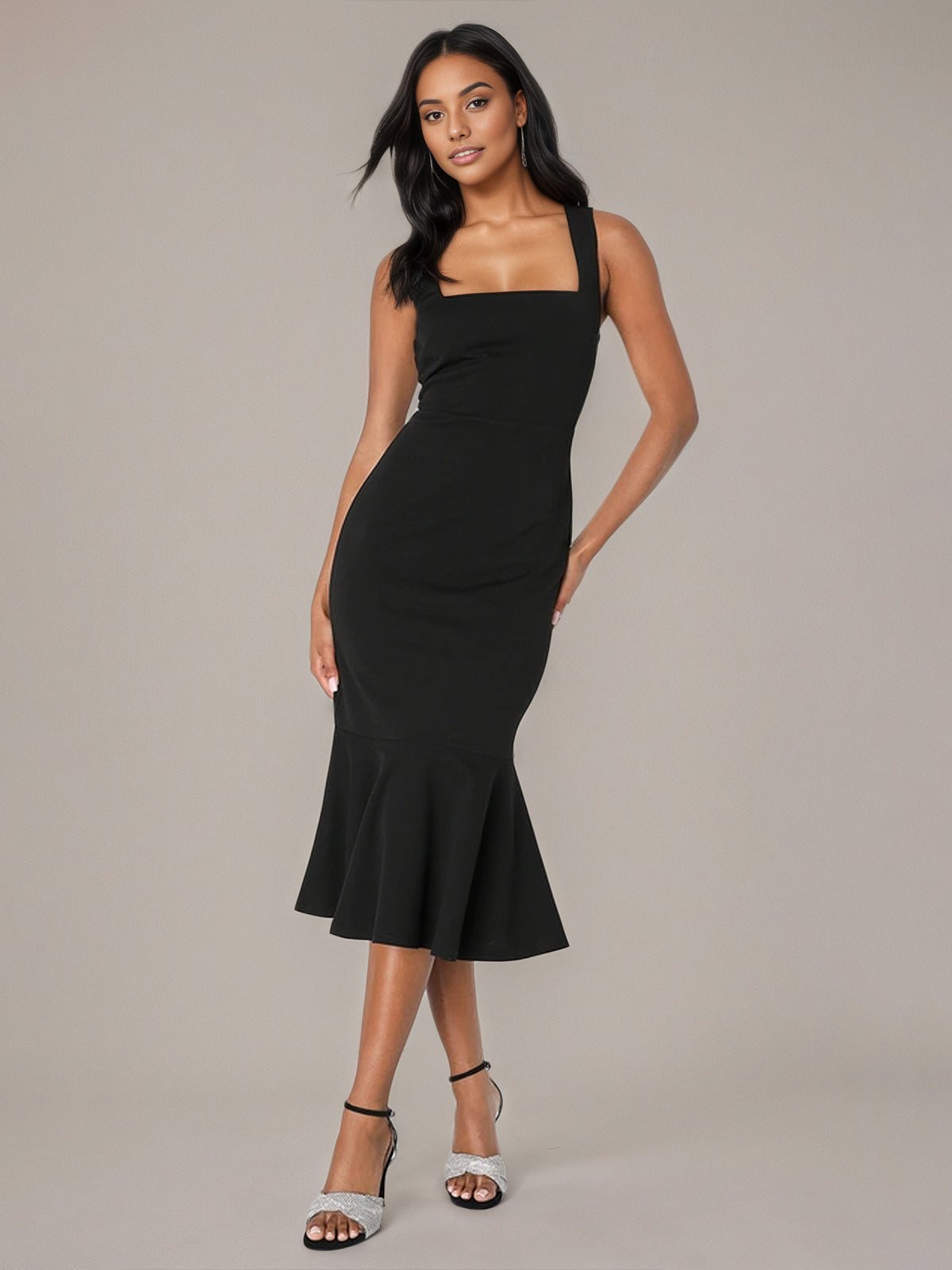 Vestidos pretos tubinho/coluna de crepe stretch, decote quadrado, sem mangas, comprimento tea