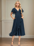 Vestido de chiffon em linha A, comprimento tea, decote em V e babados em cascata