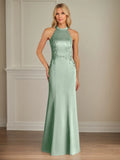 Vestido largo de satén tipo trompeta/sirena con cuello halter, sin mangas, hasta el suelo y plisado
