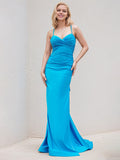 Vestido largo hasta el suelo de dama de honor azul océano de crepé elástico con tirantes de espagueti y sin mangas