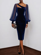 Vestido midi de terciopelo azul violáceo con manga globo de malla