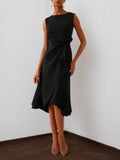 Robe midi noire élégante sans manches, coupe trapèze avec torsade à la taille, du jour à la nuit