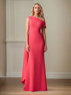 Vestido coral de crepe stretch, modelo tubinho/coluna, um ombro só, comprimento até o chão para mãe da noiva