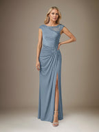 Vestido largo línea sheath/columna de gasa azul polvo con cuello barco, mangas cortas y abertura