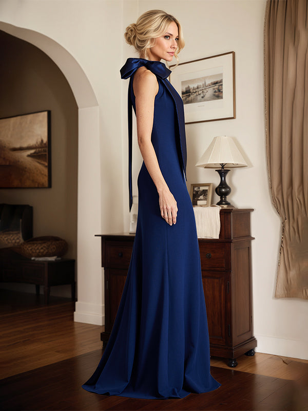 Vestido de madre de la novia azul real tipo tubo/columna con cuello halter y lazo, largo hasta el suelo