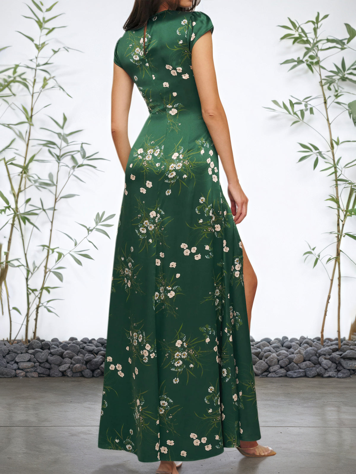 Grünes Blumen A-Linien Maxikleid mit kurzen Ärmeln und Schlitz