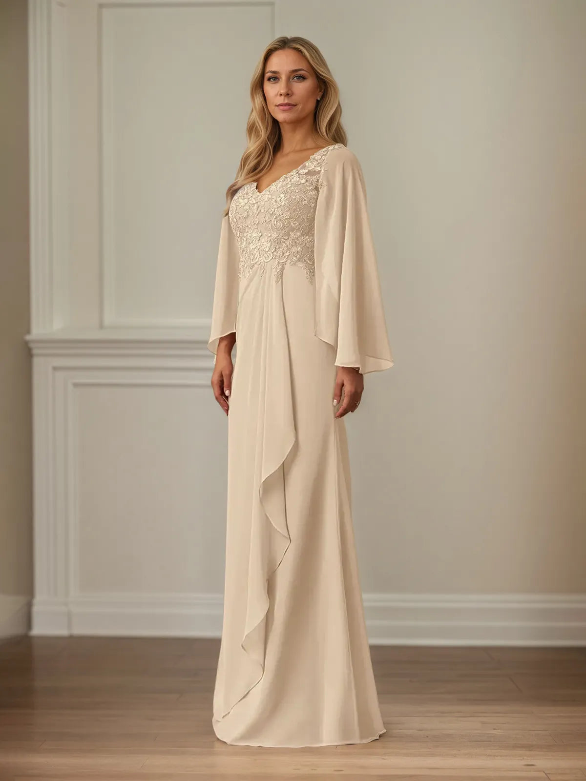 Etui/Kolumnen Chiffon V-Ausschnitt Langarm Bodenlanges Brautmutterkleid mit Applikationen