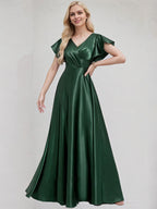 Grünes Satin A-Linien V-Ausschnitt bodenlanges Brautjungfernkleid mit Rüschen