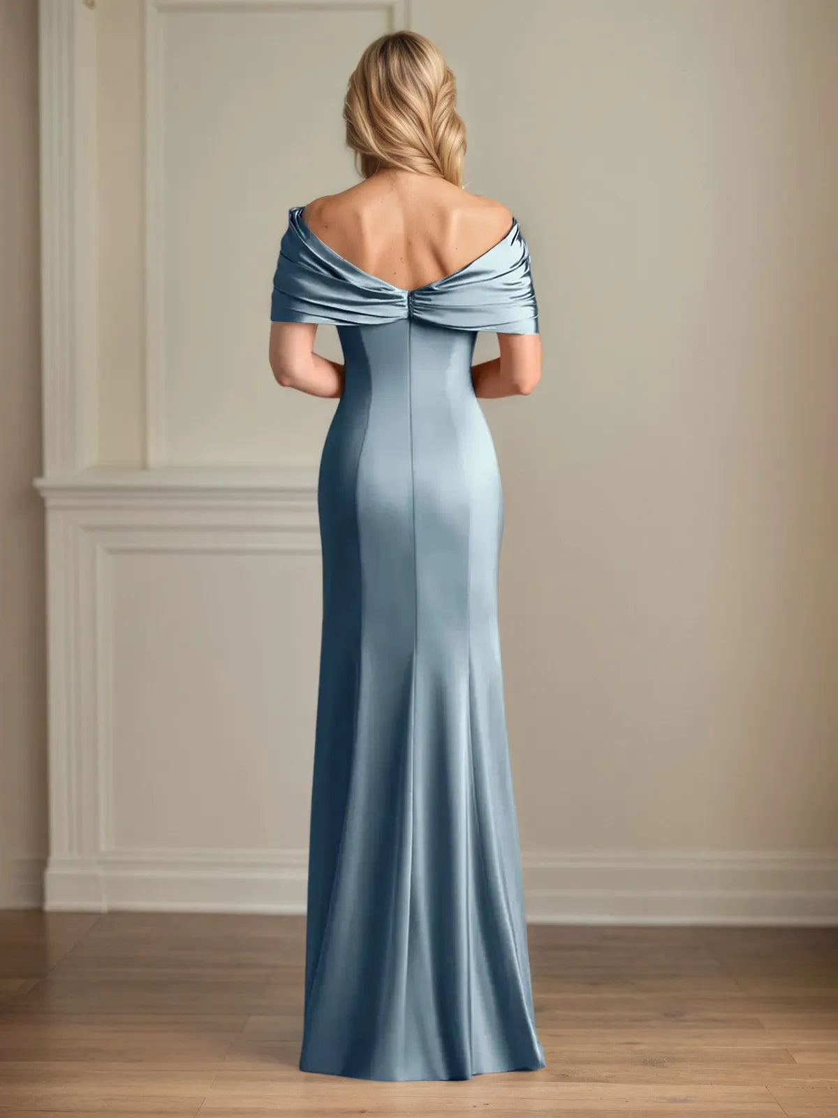 Trumpet-/Meerjungfrau-Kleid mit V-Ausschnitt, kalte Schulter, bodenlanges Satin-Kleid mit Falten