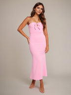 Vestido de dama de honor rosa de gasa corte columna sin mangas con escote off-shoulder hasta el tobillo con lazo