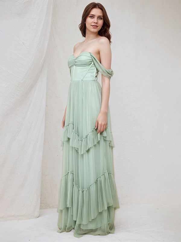Vestido largo sin mangas de tul verde salvia en línea A con escote off-shoulder y volantes