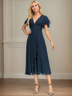 Vestido de chiffon em linha A, comprimento tea, decote em V e babados em cascata