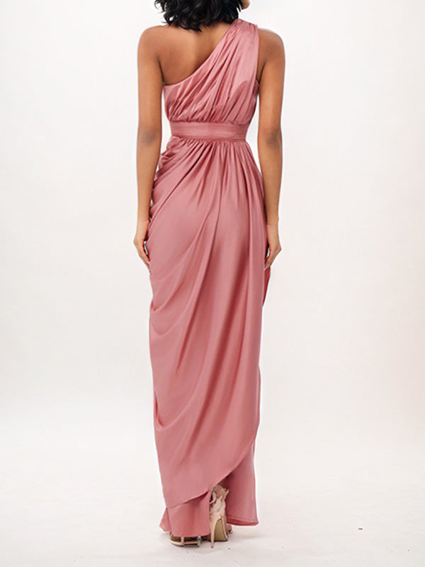Vestido de dama de honor satinado rosa polvoriento estilo columna con un hombro hasta el suelo