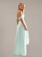 Vestido largo de satén color menta sin mangas con escote off-shoulder y corte tubo
