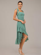 Abito verde a tubino/colonna in chiffon con scollo quadrato, senza maniche, asimmetrico con volant