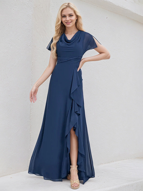 Abito da damigella blu navy in chiffon a-line con scollo a V asimmetrico e volant