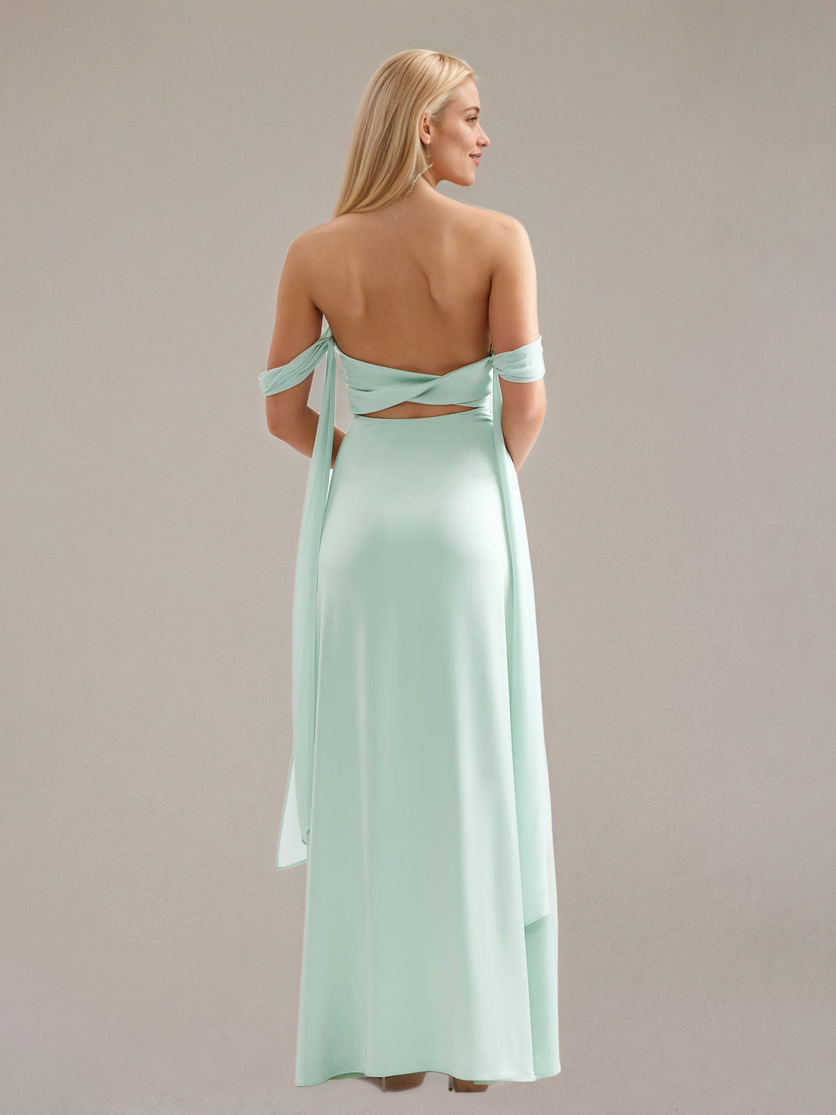 Vestido largo de satén color menta sin mangas con escote off-shoulder y corte tubo