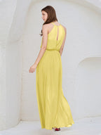 Vestido longo de madrinha amarelo de chiffon em A com decote halter e sem mangas