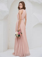 Abito lungo da damigella in chiffon rosa cipria a linea ad A con scollo all'americana e senza maniche