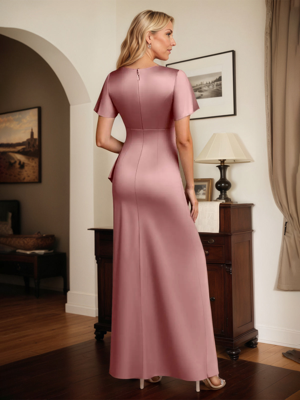 Satin Etuikleid/Säulenkleid mit V-Ausschnitt, kurzen Ärmeln, bodenlang