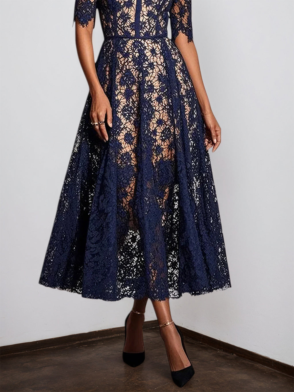 Purpurblaues Spitzenkleid schulterfrei mit Kurzarm A-Linie Midikleid