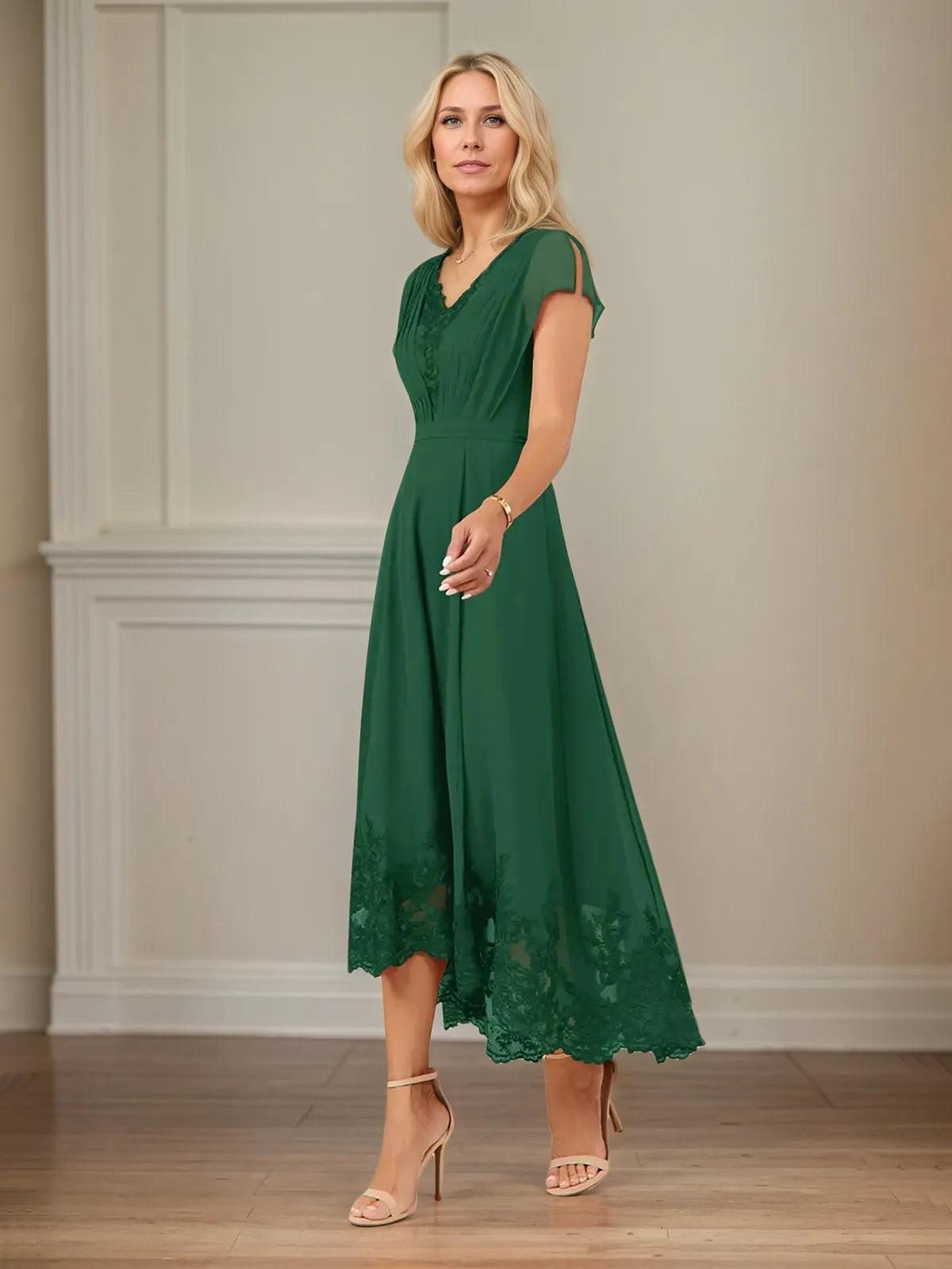A-Linien Chiffon Kleid mit V-Ausschnitt, flatternden Ärmeln, knöchellang mit Applikationen