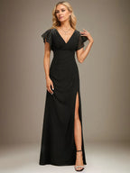 Eng anliegendes, bodenlanges Chiffonkleid mit V-Ausschnitt, plissierten Pailletten und Perlenbesatz
