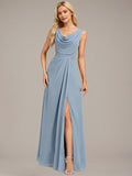 Abito da damigella in chiffon blu polvere a linea A con scollo a V, senza maniche e lunghezza fino a terra