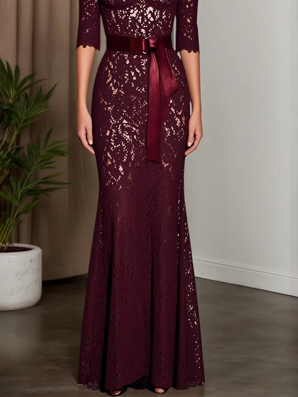 Vestido maxi vinho com renda, decote ombro a ombro e mangas três quartos