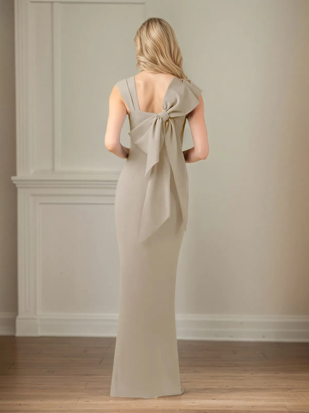 Abito da madre della sposa in chiffon, linea a colonna, scollo asimmetrico, senza maniche, plissettato e lunghezza fino al pavimento