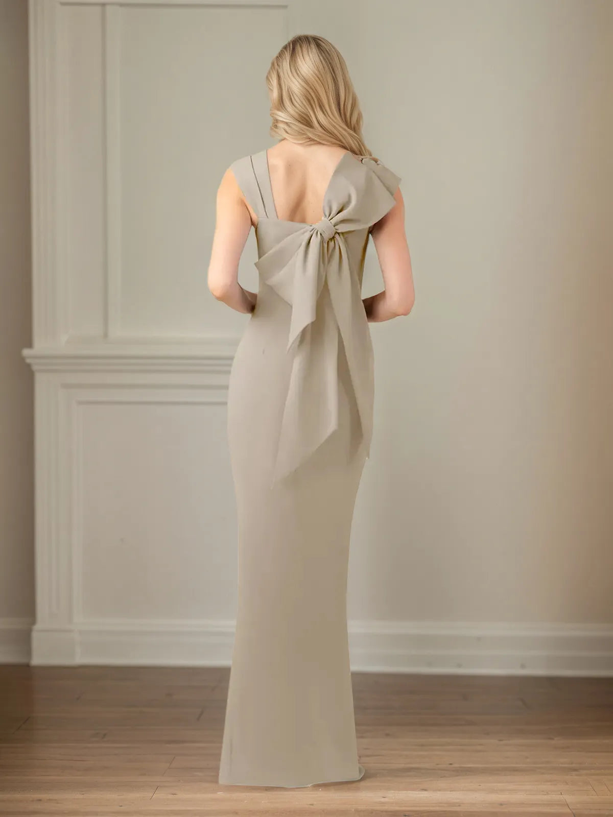 Etui/Säulen Chiffon Asymmetrischer Ausschnitt Ärmelloses bodenlanges plissiertes Kleid für die Mutter der Braut