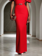 Rotes Spitzen-Klassisches Bootsausschnitt-Kurzarmpuffärmel-Sheath-Maxikleid