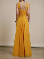 Robe maxi ligne A jaune en chiffon plissé à col croisé sans manches pour demoiselle d'honneur