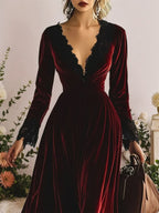 Robe maxi rétro à col en V, manches longues, empiècements en dentelle