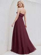 Abito damigella a linea A in chiffon Cabernet con scollo a cuore, senza maniche e lungo fino a terra