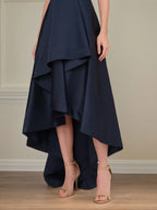 Robe mère de la mariée en satin A-line sans manches à col rond asymétrique
