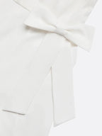 Weißer Damen-Jumpsuit mit plissiertem Rüschen-Halfter, ärmellos und mit Strass