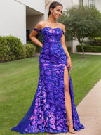 Abito da ballo lungo blu reale aderente con paillettes, scollato sulle spalle e con spacco